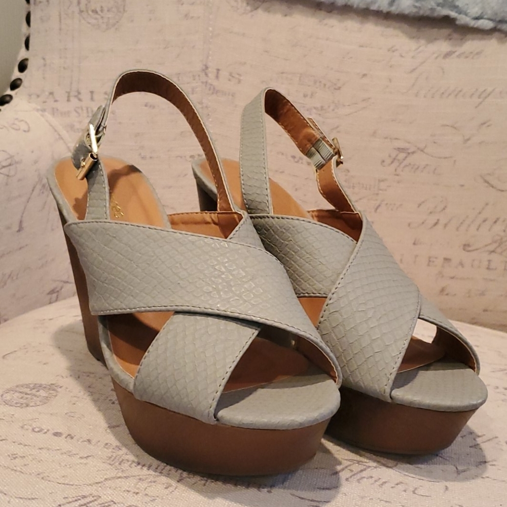 Maurices Wedges